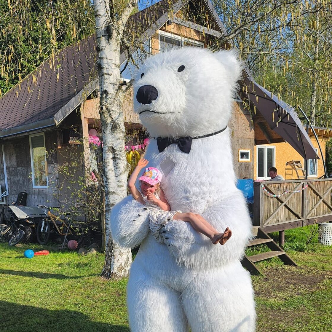 baltais lācis pasākumā